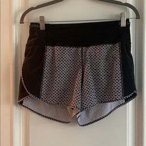 Lululemon black and white shorts
